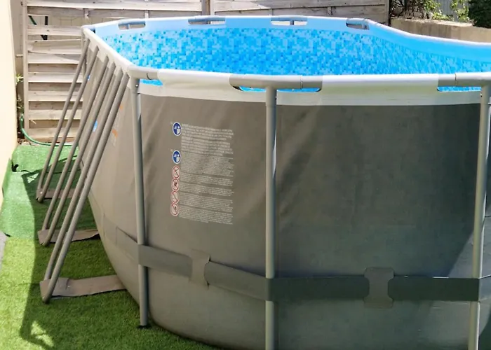 Avec Piscine Climatisation Et Parking